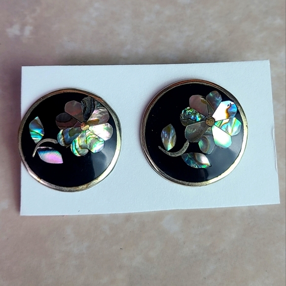 Silver Tone ALPACA Mexico Black Enamel Abalone Inlay Floral  stud Earrings - Picture 1 of 17